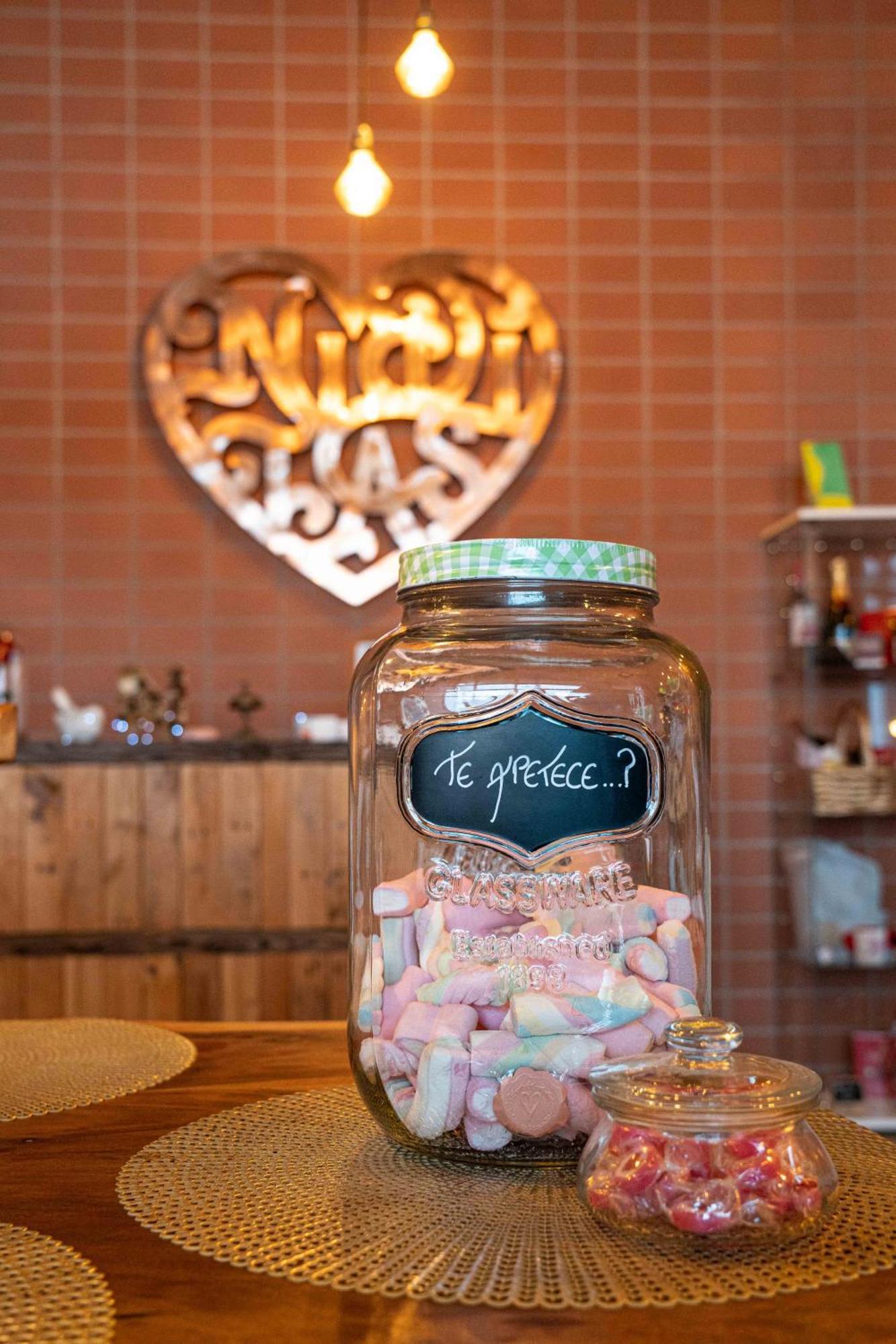 Suites Niditas Yuso ภายนอก รูปภาพ